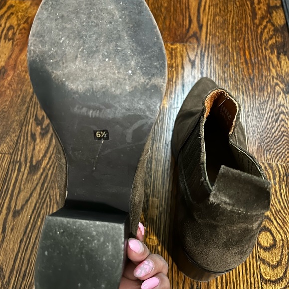 Steve Madden Olive Green Suede booties sz 6 - Picture 4 of 4